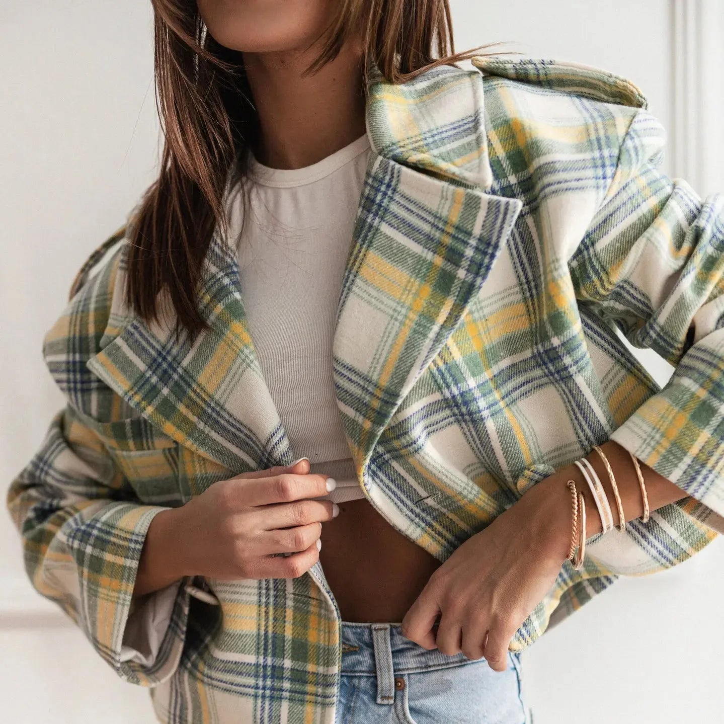 Giacca corta a quadri da donna – Stile casual chic
