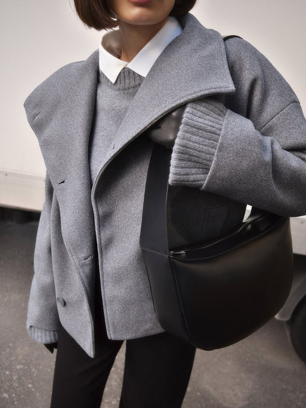 Cappotto Donna con Collo Ampio e Bottoni