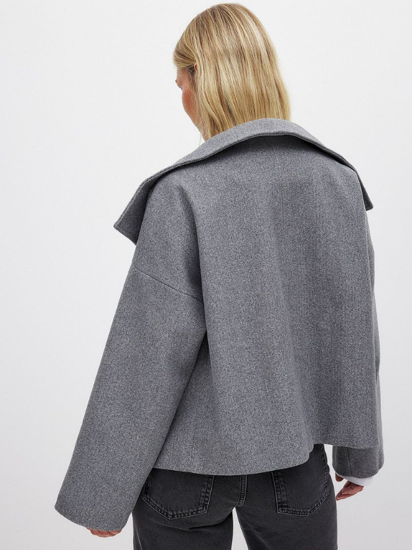 Cappotto Donna con Collo Ampio e Bottoni