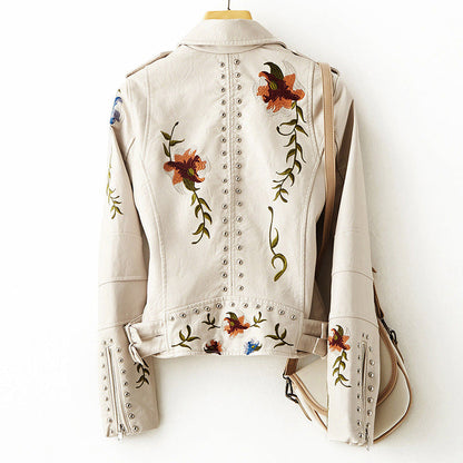 Giacca Biker in Pelle da Donna – Ricamo Floreale – Silhouette Fitted – Dettagli Borchiati